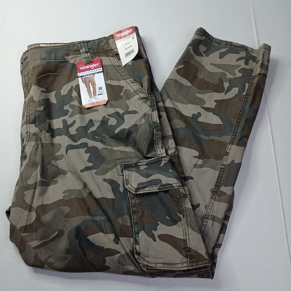 Wrangler Cargo Pants Men's 42x30 Camo Regular Taper Stretch Utility Workwear